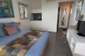 Luxus-Studios – Adults Only, Pool mit Poolbar- Video – Gal-Br 2001