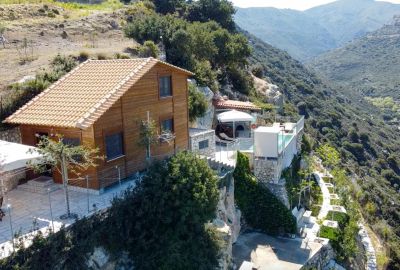 Vara house on the rocks