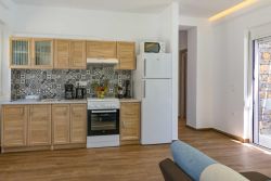 Kolossos Tria