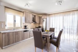 Left-Kleopatra Villa