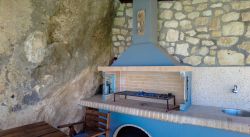 Vara house on the rocks