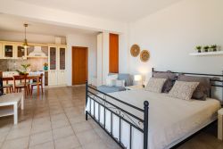 Lakis Aparment