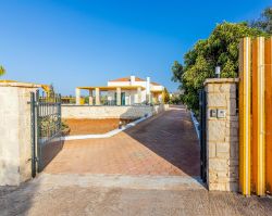 White- Sandy Luxus Bungalow