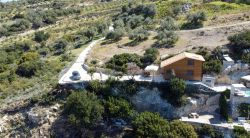 Vara house on the rocks