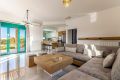 White- Sandy Luxus Bungalow
