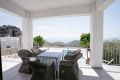 Terrasse mit herrlichem Blick bis zum Meer