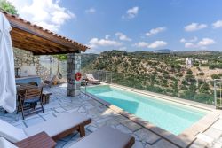 Vara house on the rocks