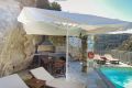 Vara house on the rocks