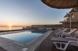 Left-Kleopatra Villa