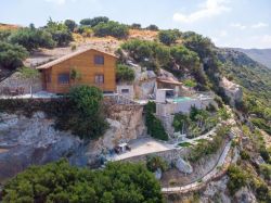 Vara house on the rocks