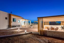 White- Sandy Luxus Bungalow