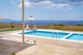Left-Ikarus Villa