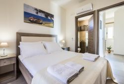 Left-Kleopatra Villa